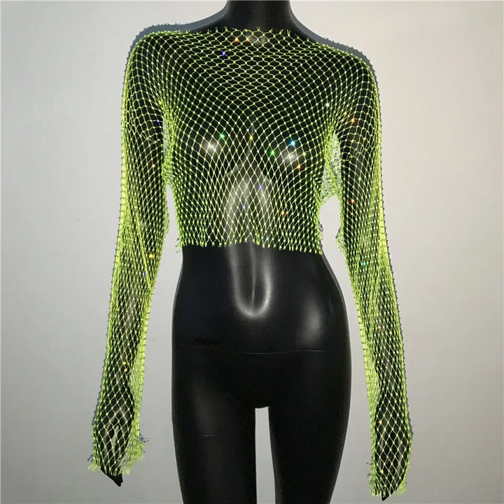 Camiseta feminina sexy de malha transparente com strass brilhante, arrastão, top curto com manga comprida, saída de praia, regata para festa e clube