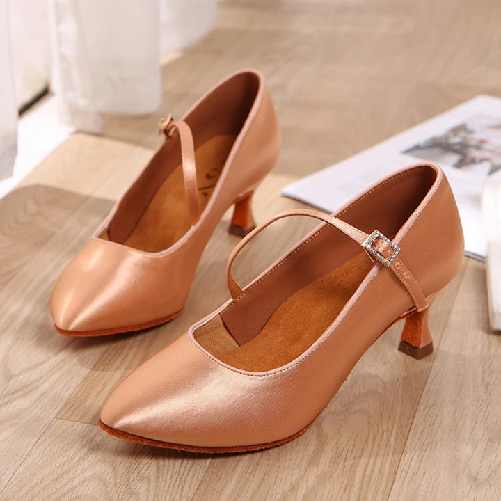 Mulheres Novos Sapatos de Dança Moderna Meninas Sapatos de Dança Padrão Salto Alto Sapatos de Dança Latina de Salão para Mulheres Salto de 5cm
