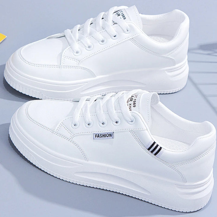 Tênis femininos brancos outono com cadarço fundo grosso sapatos casuais antiderrapantes para caminhada ao ar livre sapatos esportivos de prancha sapatos femininos